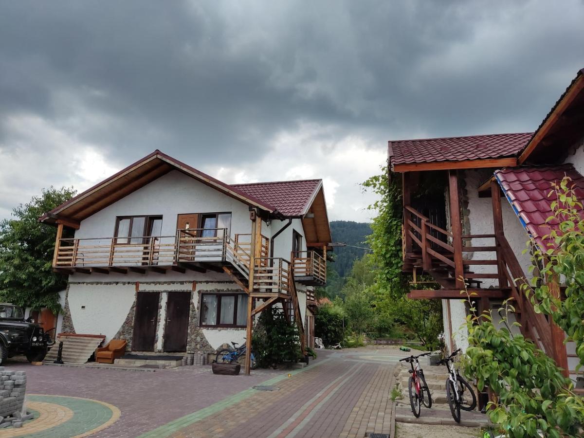 Апартаменти "У Кузьмича" 2 Mykulyčyn Exteriér fotografie